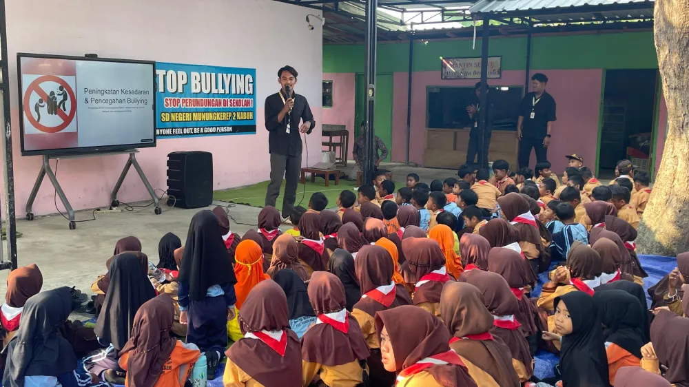 Ciptakan Lingkungan Sekolah Aman, Mahasiswa KKN Gelar Sosialisasi "Stop Bullying" di SDN 2 Munungkerep!