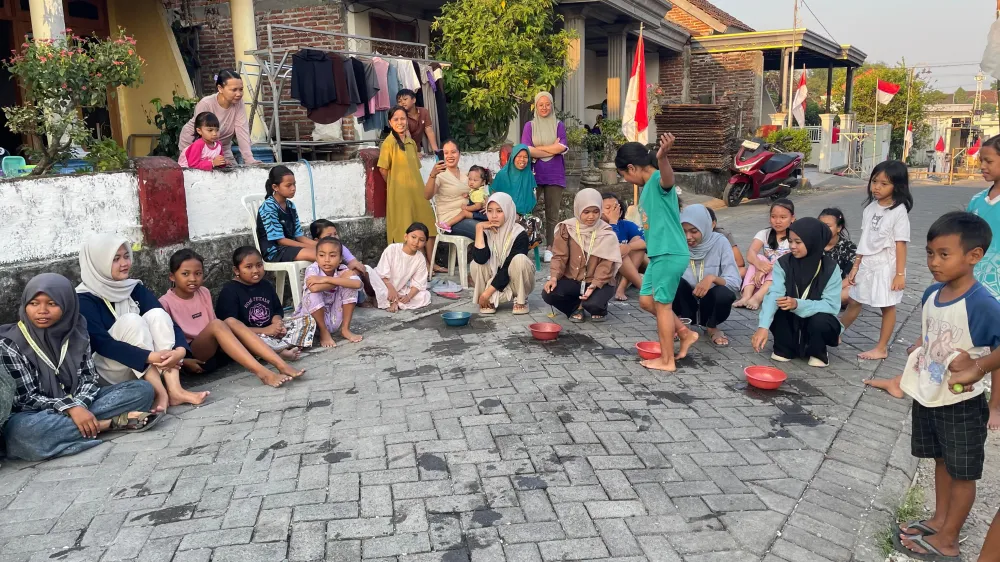Semarak Kemerdekaan: Kolaborasi Mahasiswa KKN dan Karang Taruna Gelar Lomba Agustusan Ceria di Dusun Slumbung!